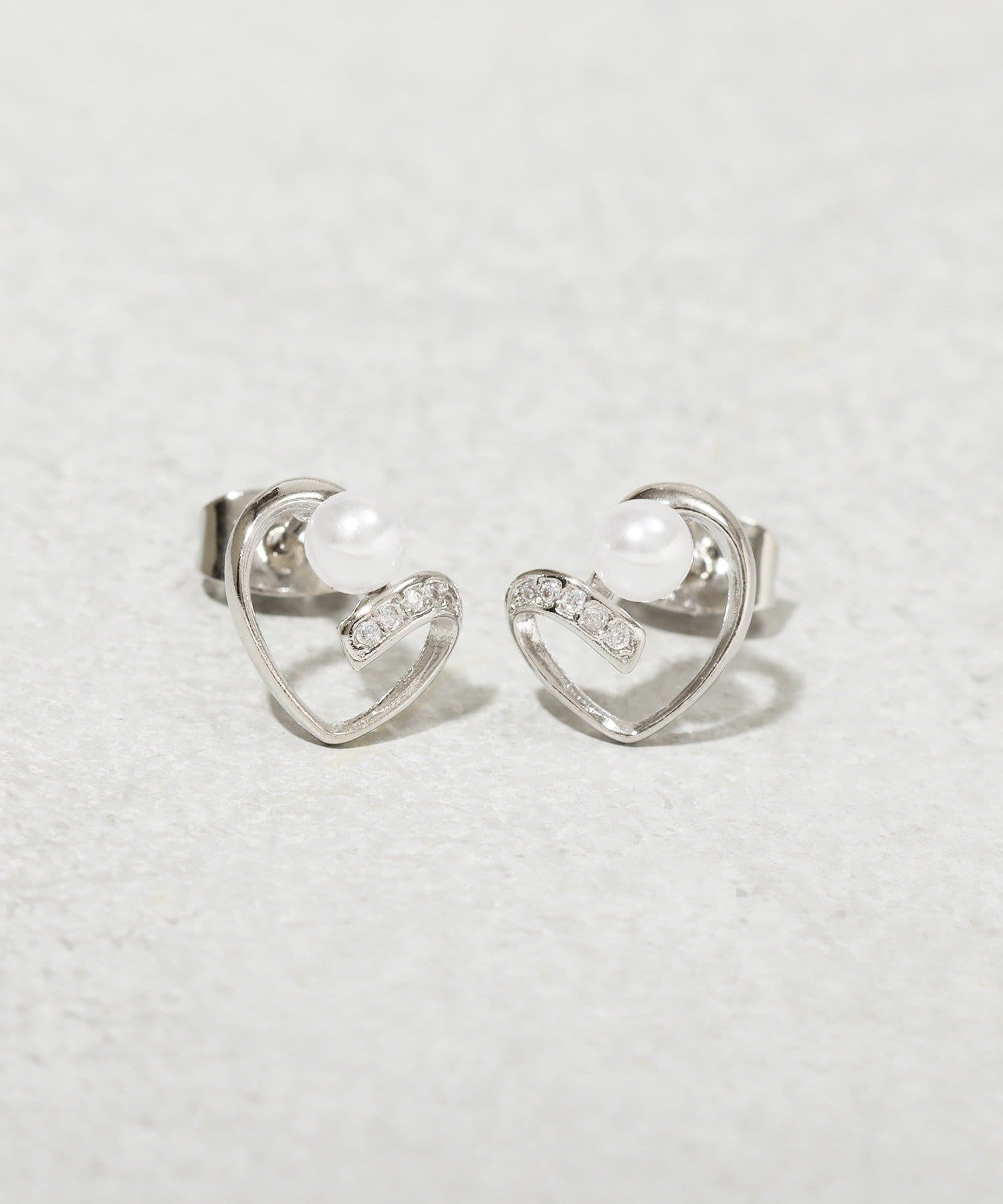 3COINS(スリーコインズ) パールハートピアス