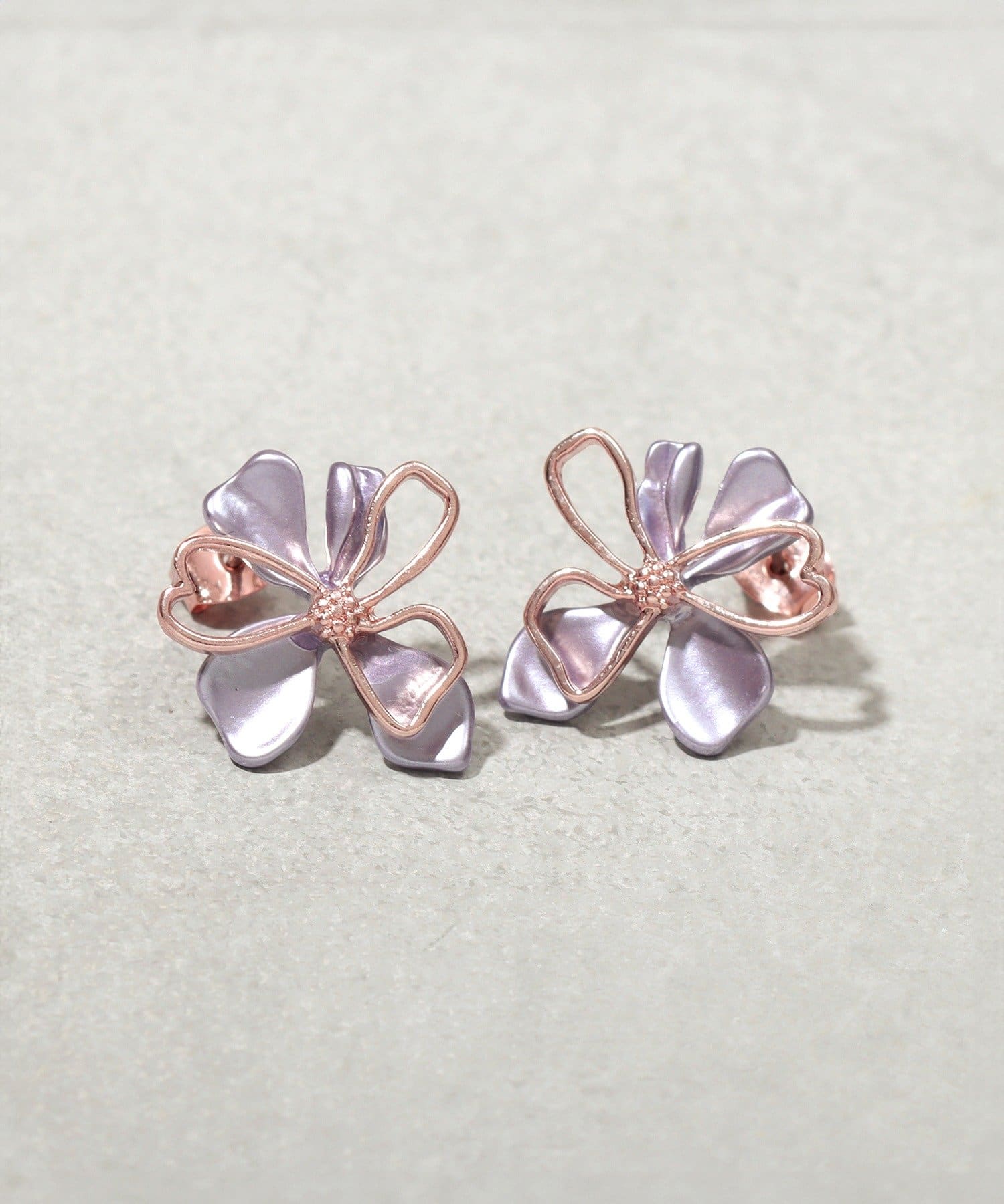 3COINS(スリーコインズ) カサネフラワーピアス
