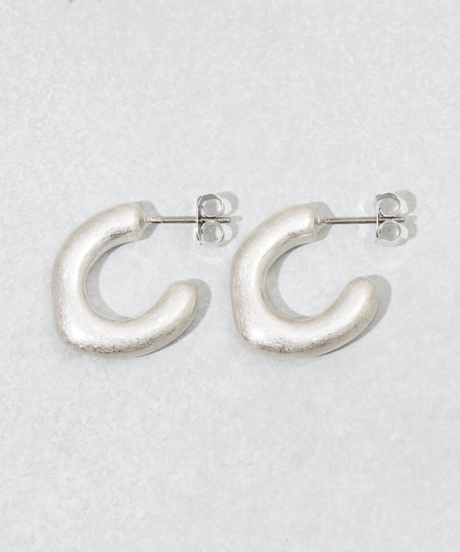 3COINS(スリーコインズ) 加工メタルフープピアス