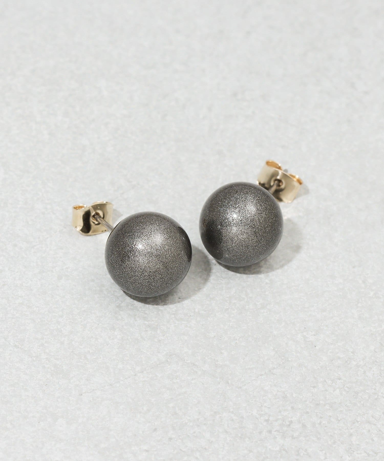3COINS(スリーコインズ) ラメボールピアス