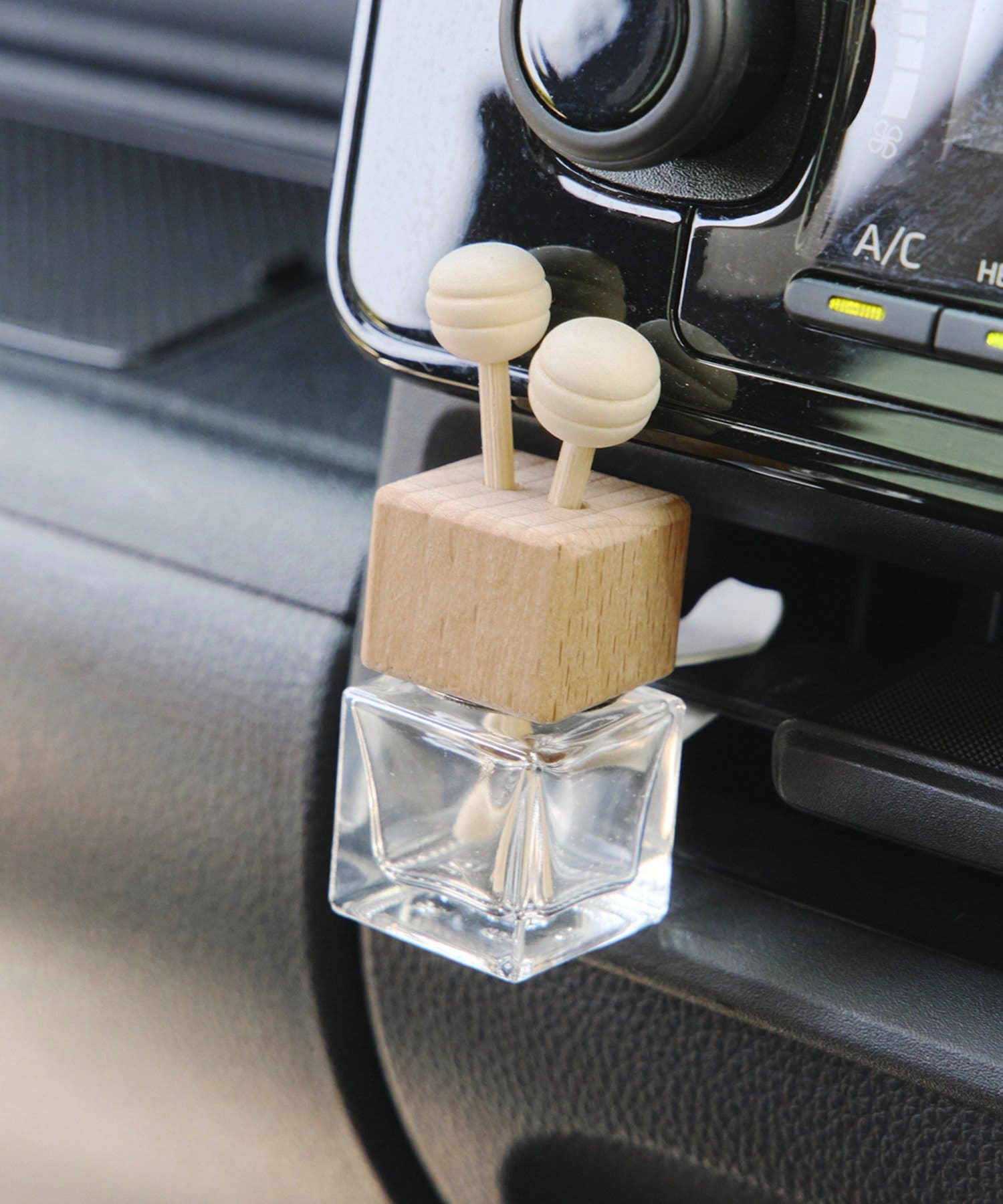 salut!(サリュ) CARフレグランスボトル／CAR DECORATION