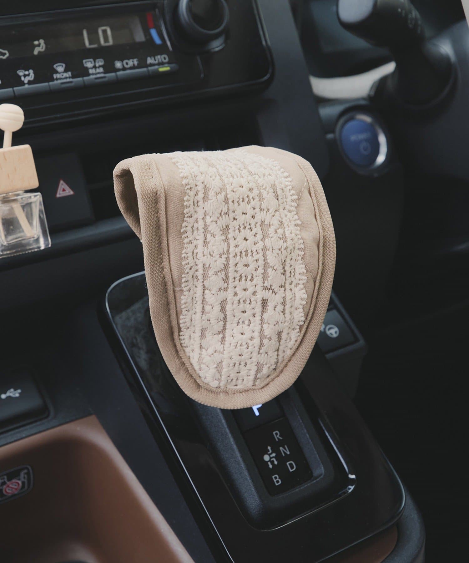 salut!(サリュ) CARシフトノブカバー／CAR DECORATION