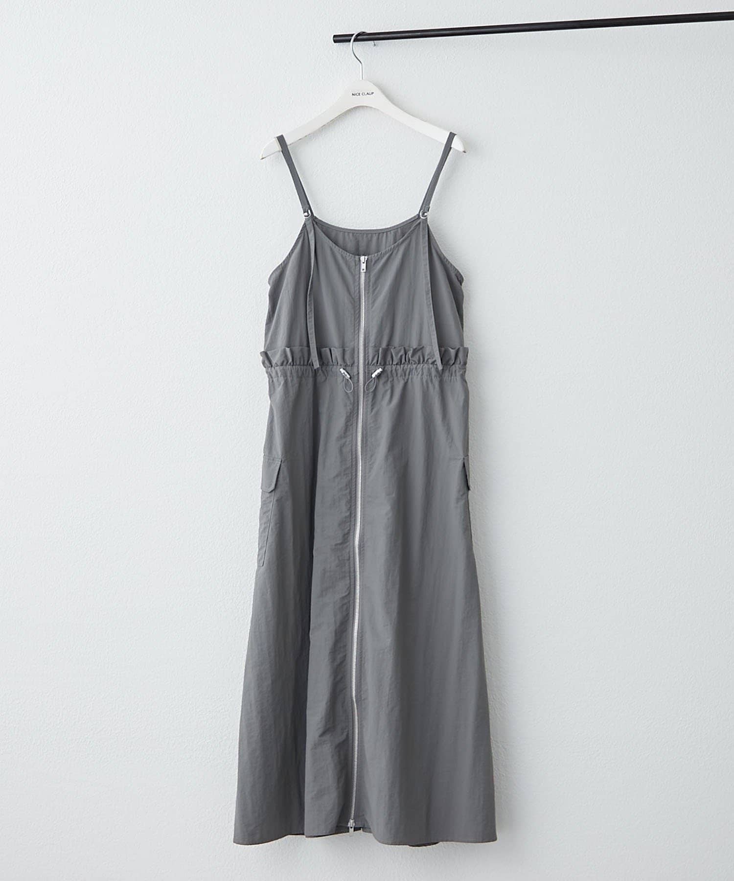 NICE CLAUP / OLIVE des OLIVE OUTLET(ナイスクラップ  / オリーブ デ オリーブ アウトレット) 【RMAF】ナイロンフロントZIPキャミワンピース