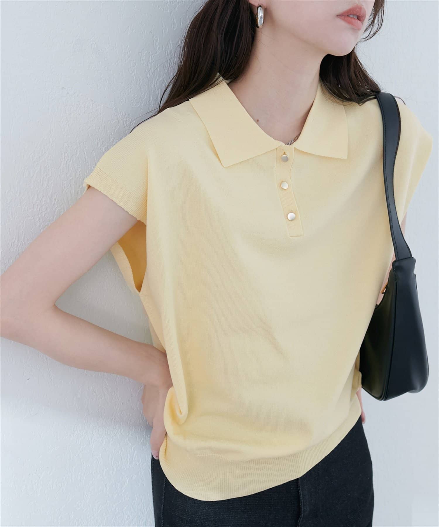 【2025AW natural couture】衿付き配色ライン入りニットWEB限定カラー：ベージュ■Designクラシカルなポロデザインに、トレンド感をプラスしたニットプルオーバー。上品なニット素材