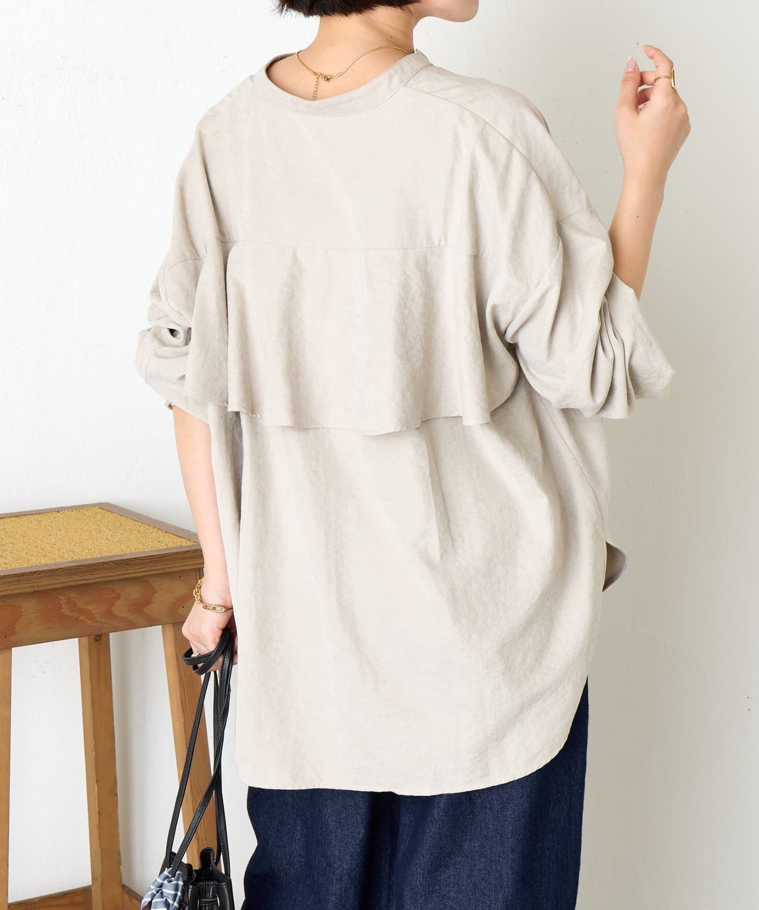 Jena　espace merveilleux(ジェナ　エスパスメルヴェイユ) ピーチスキンラッフルシャツ