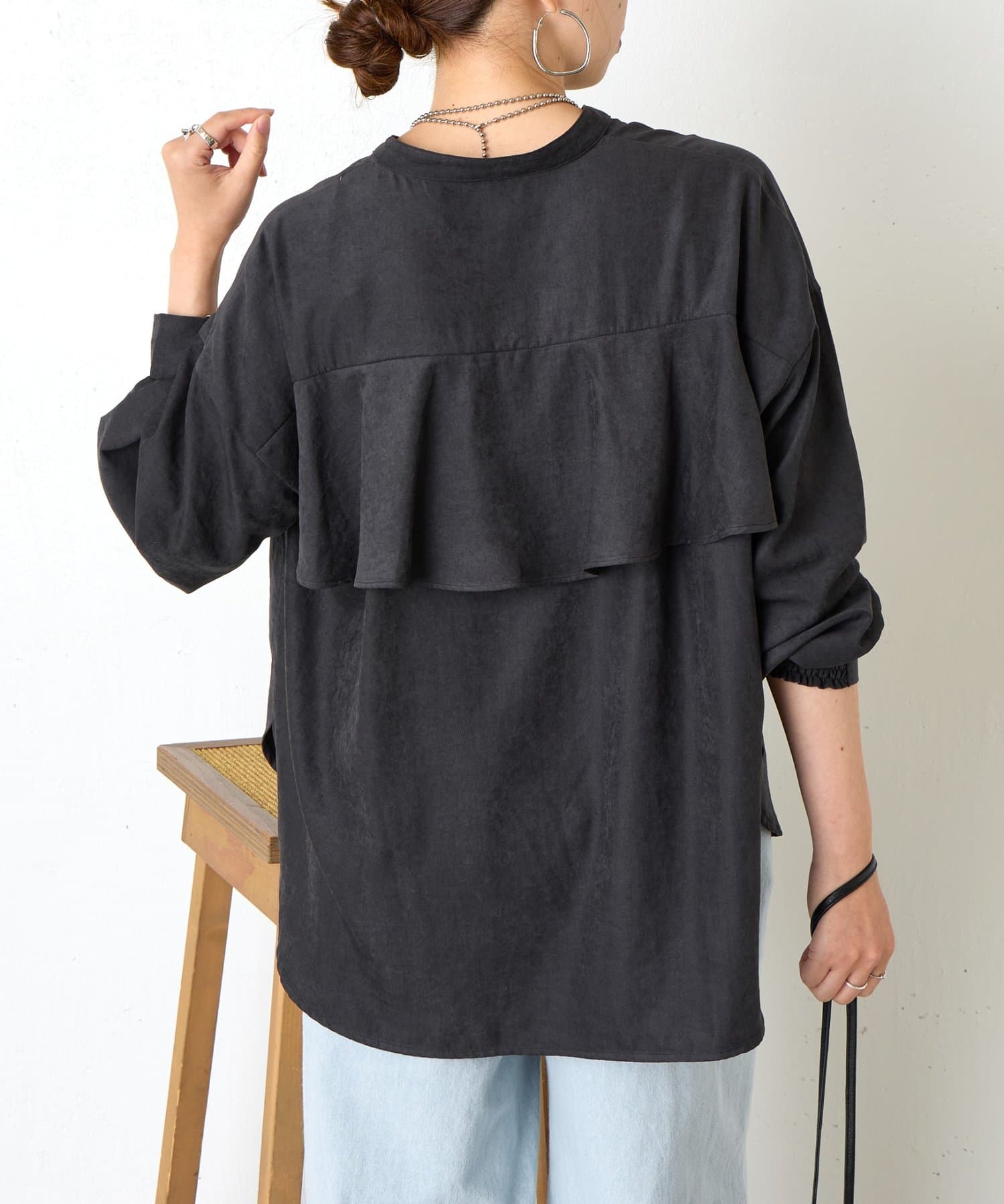 Jena　espace merveilleux(ジェナ　エスパスメルヴェイユ) ピーチスキンラッフルシャツ