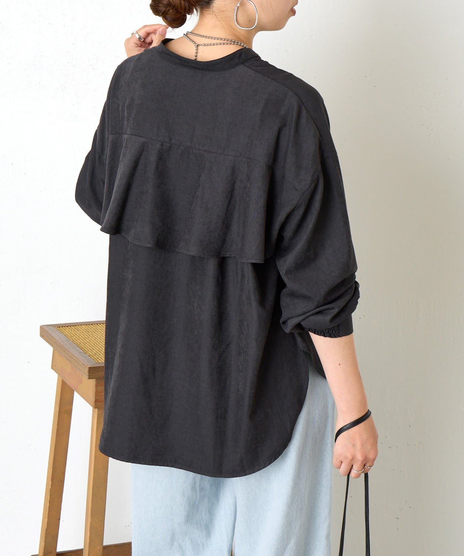 Jena　espace merveilleux(ジェナ　エスパスメルヴェイユ) ピーチスキンラッフルシャツ