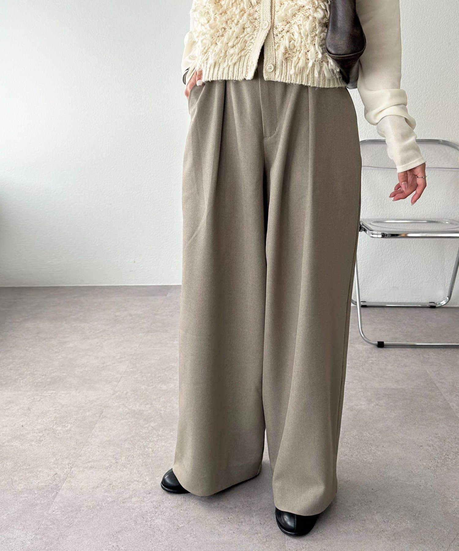 マチャット machatt カルゼタックパンツ マチャットMACHATT タックワイドパンツ タグ付き試着のみ - メルカリ