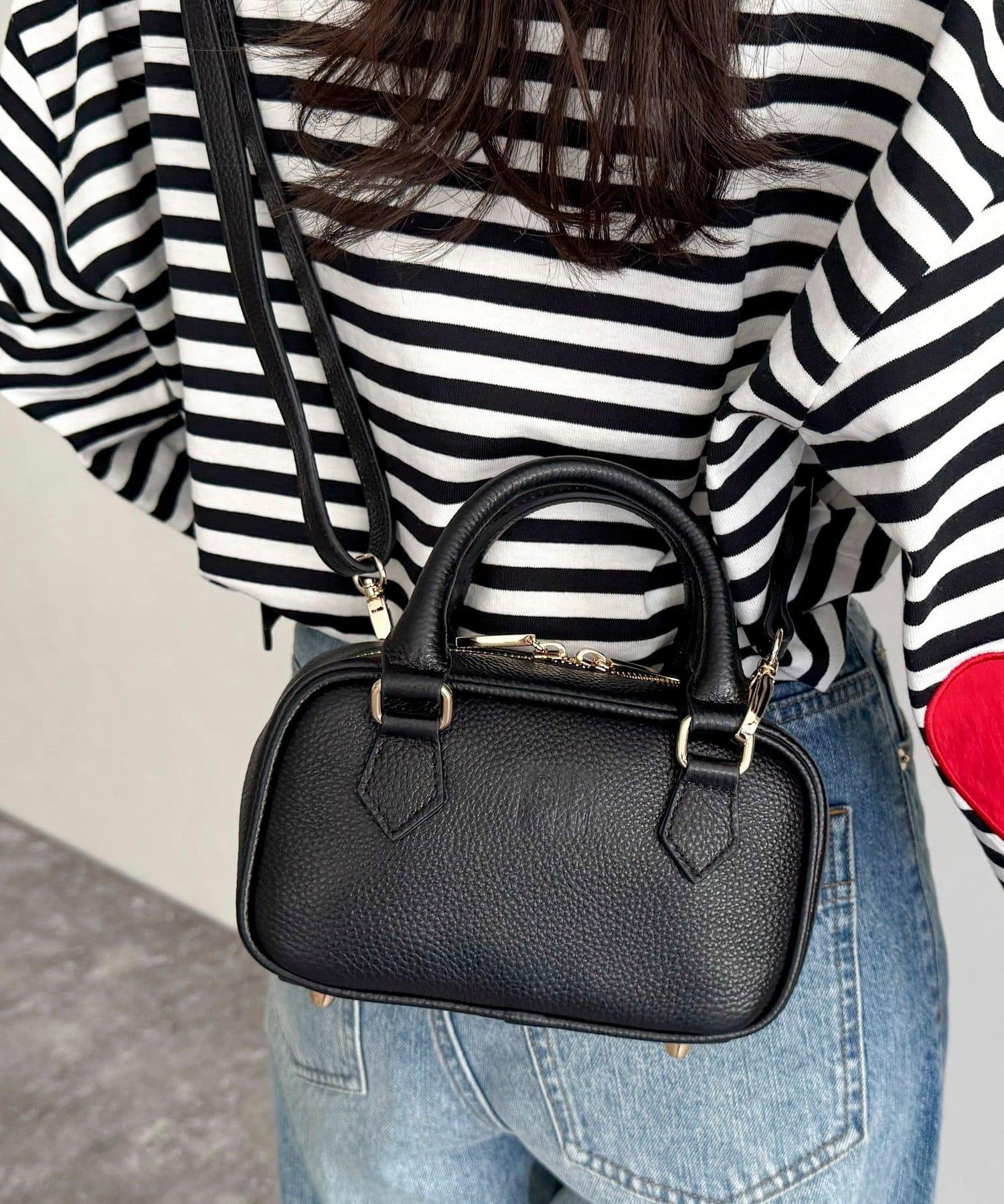 ◇fredy emue◇【2025 AW】コロンとしたサイズ感が可愛いミニレザーボストン●point・FREDYで人気のレザースクエアボストンバックのミニサイズが登場！・コンパクトな横長シルエットで可