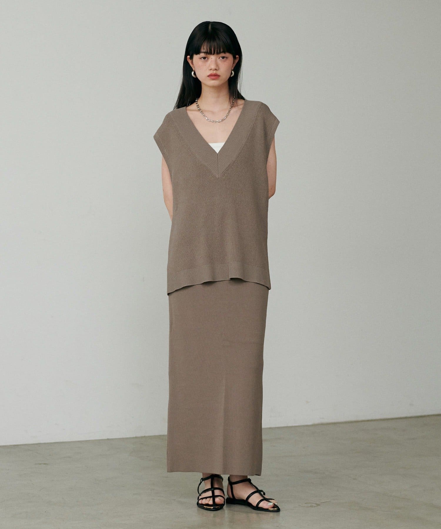 NICE CLAUP / OLIVE des OLIVE OUTLET(ナイスクラップ  / オリーブ デ オリーブ アウトレット) 【LARUTA】Ｖあき片畦ニットベスト