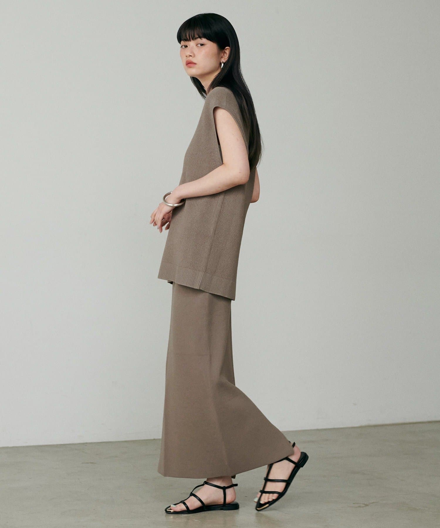 NICE CLAUP / OLIVE des OLIVE OUTLET(ナイスクラップ  / オリーブ デ オリーブ アウトレット) 【LARUTA】Ｖあき片畦ニットベスト