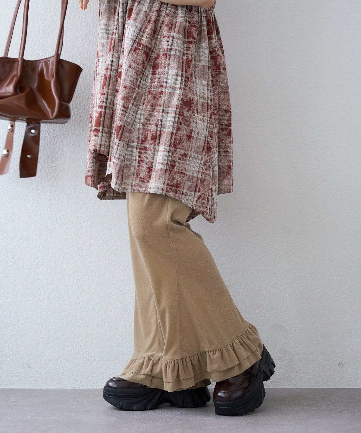 アルベロベロ　レングスのフリルゴムパンツ 25AW】【4色展開】裾フリルベロアパンツ | w closet(ダブル