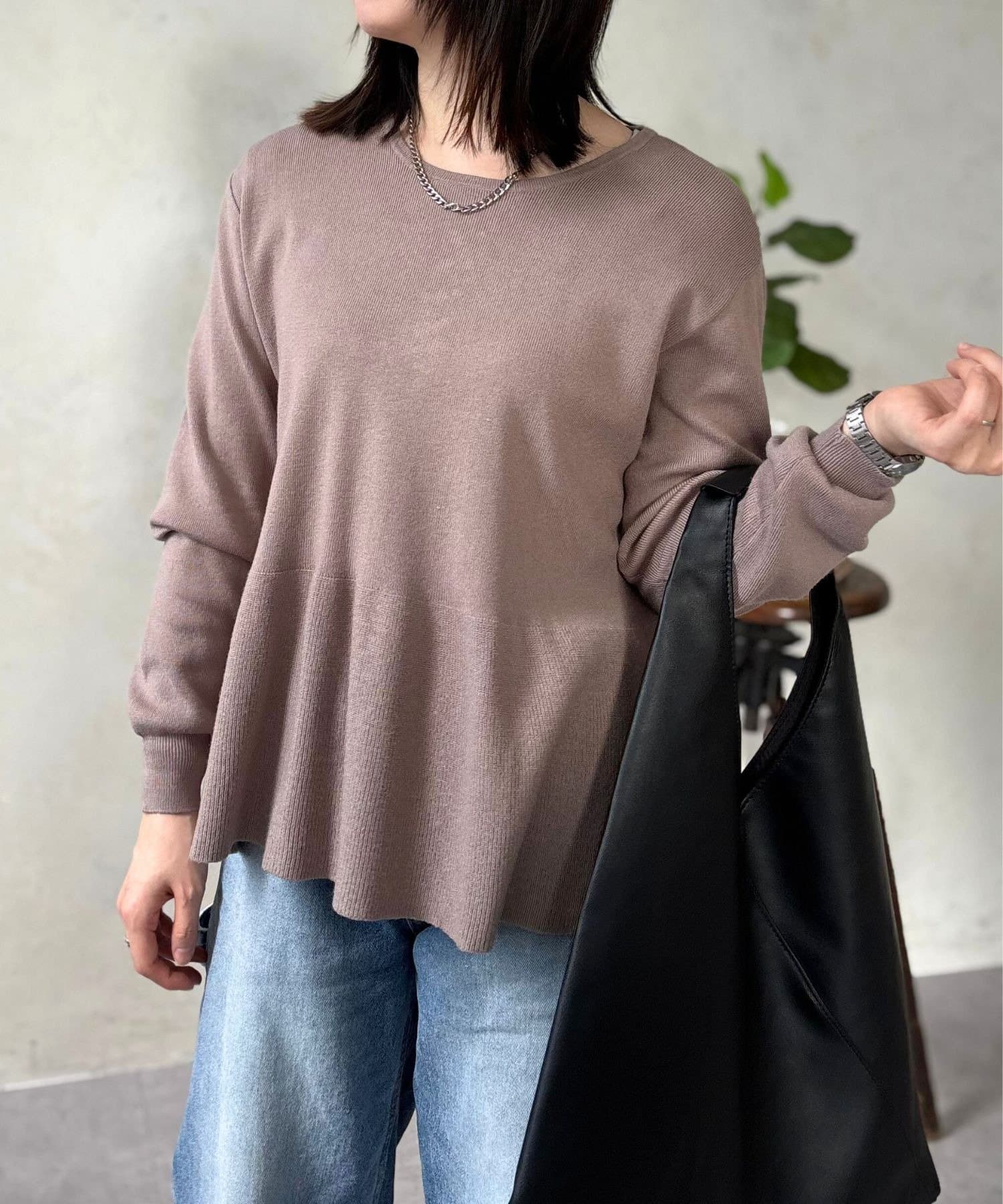 LOCUST(ローカスト) 【伸縮性◎/大人女性に】バックパールペプラムニット