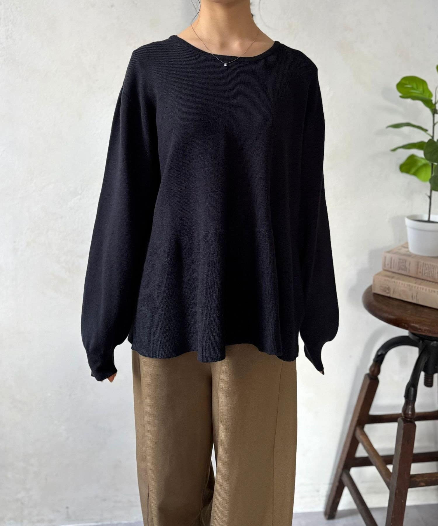 LOCUST(ローカスト) 【伸縮性◎/大人女性に】バックパールペプラムニット