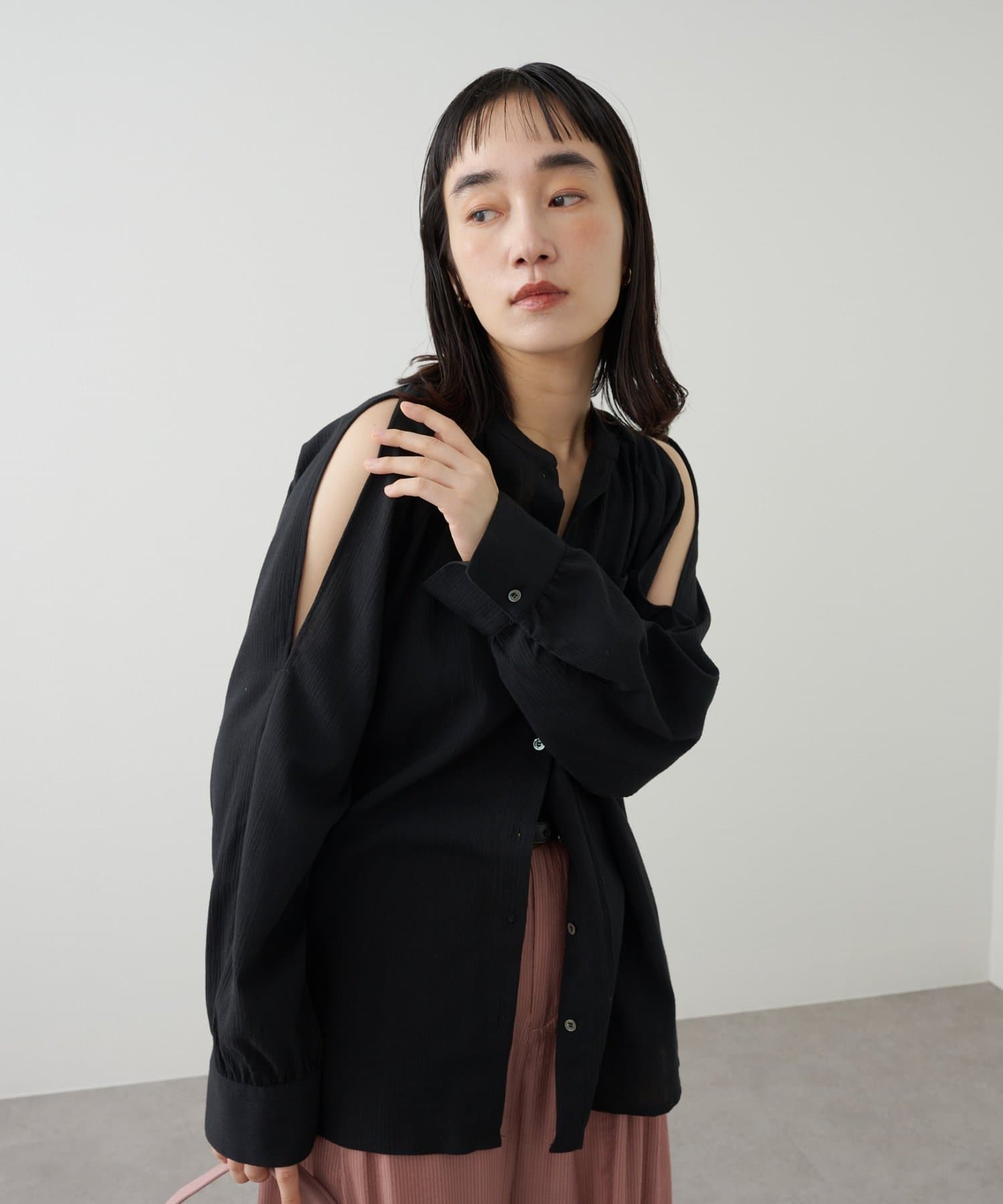 OUTLET(アウトレット) 【Omekashi】ヨウリュウショルダースリットシャツ