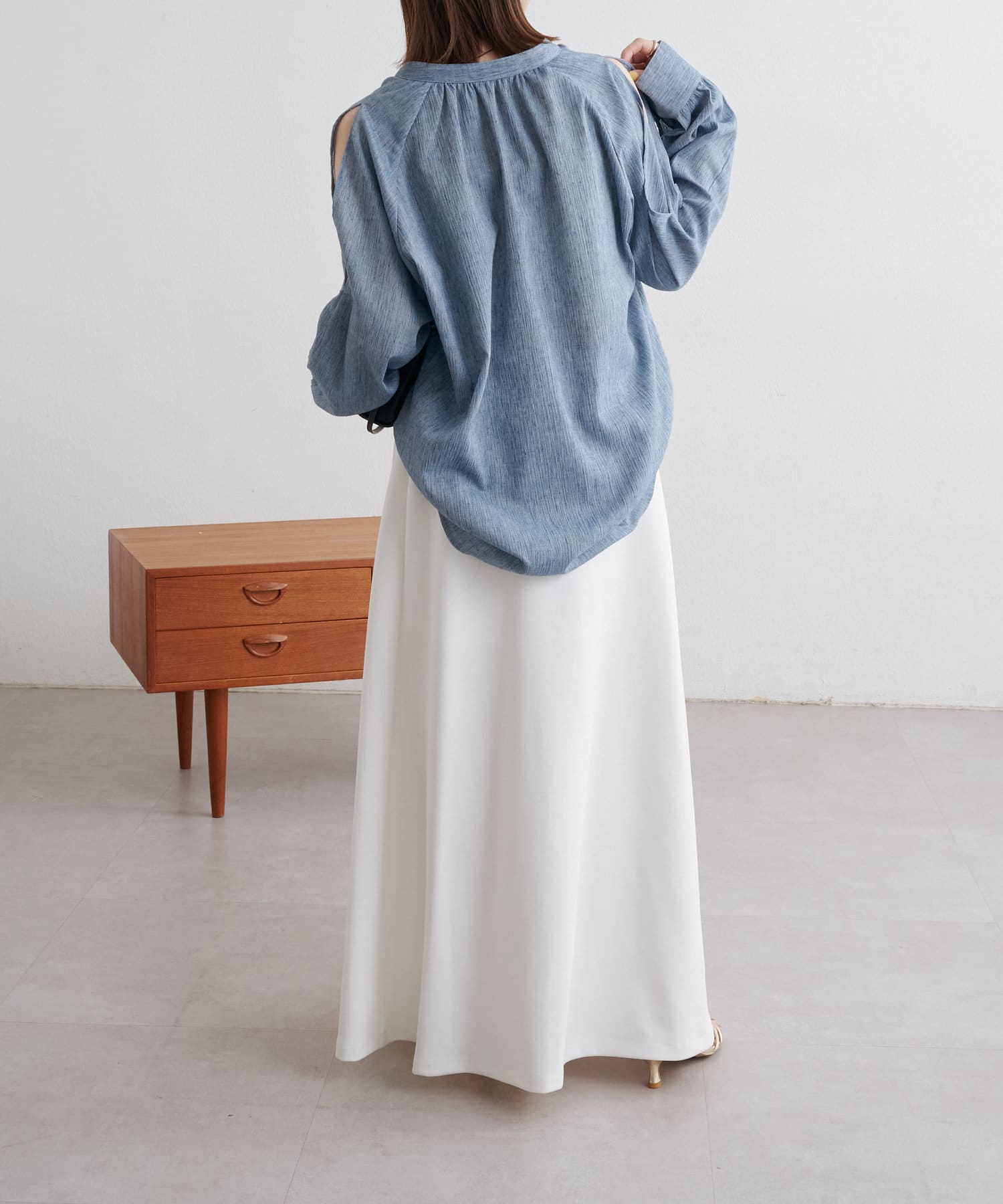 OUTLET(アウトレット) 【Omekashi】ヨウリュウショルダースリットシャツ