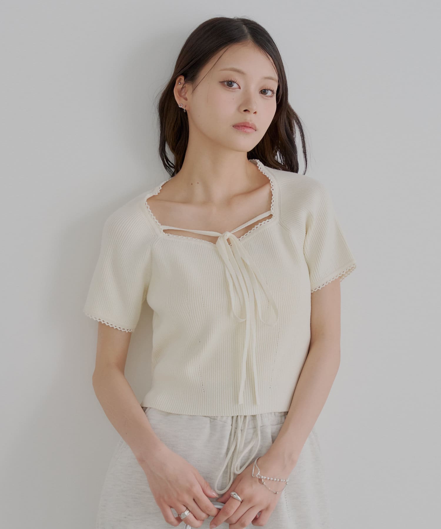 OUTLET(アウトレット) 【Chico】紐デザインカップスクエアフレンチニット