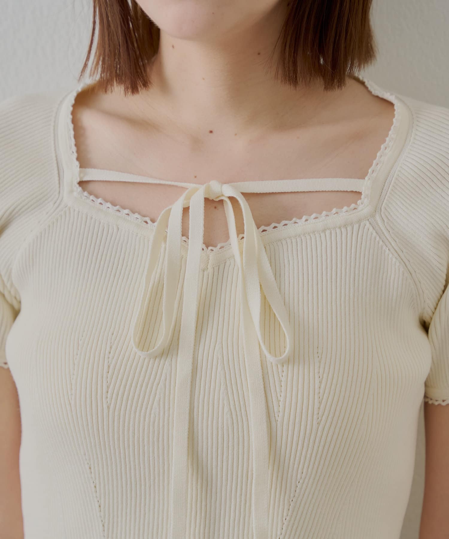 OUTLET(アウトレット) 【Chico】紐デザインカップスクエアフレンチニット