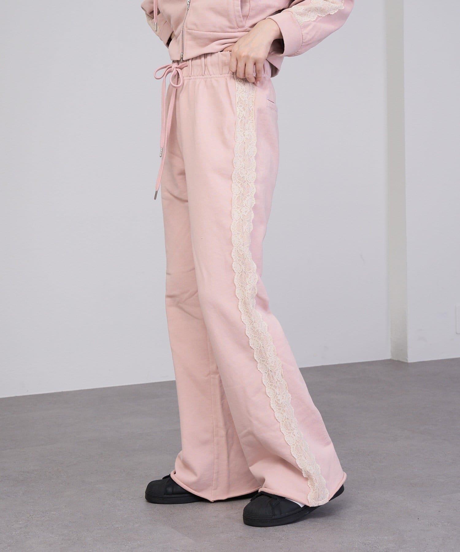 OUTLET(アウトレット) 【RAY CASSIN】ピグメントレースフレアスウェットパンツ