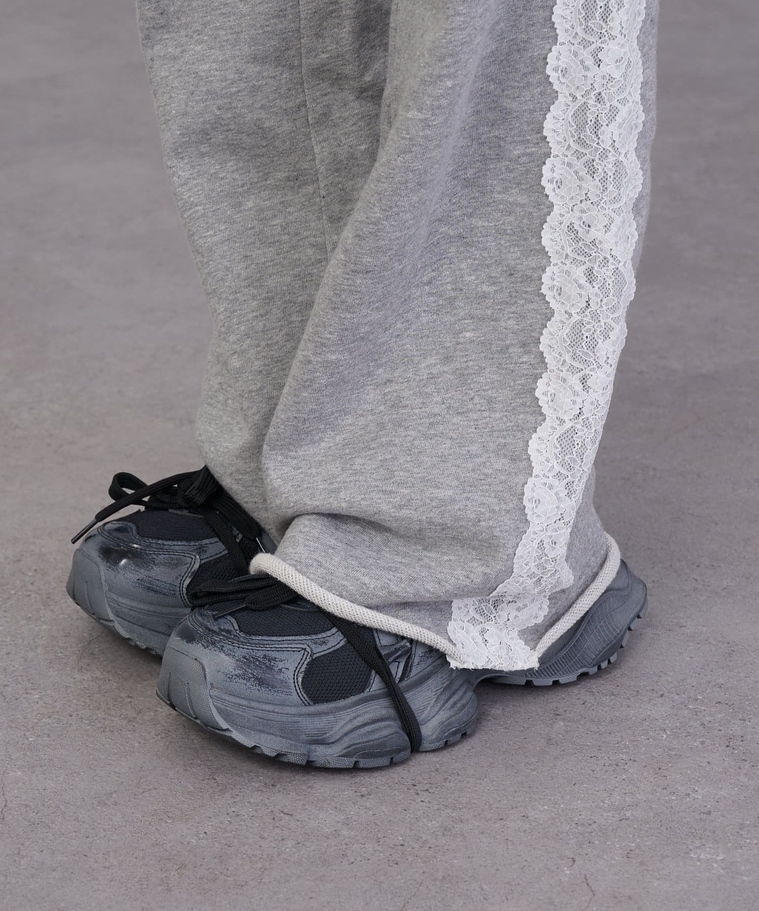 OUTLET(アウトレット) 【RAY CASSIN】ピグメントレースフレアスウェットパンツ