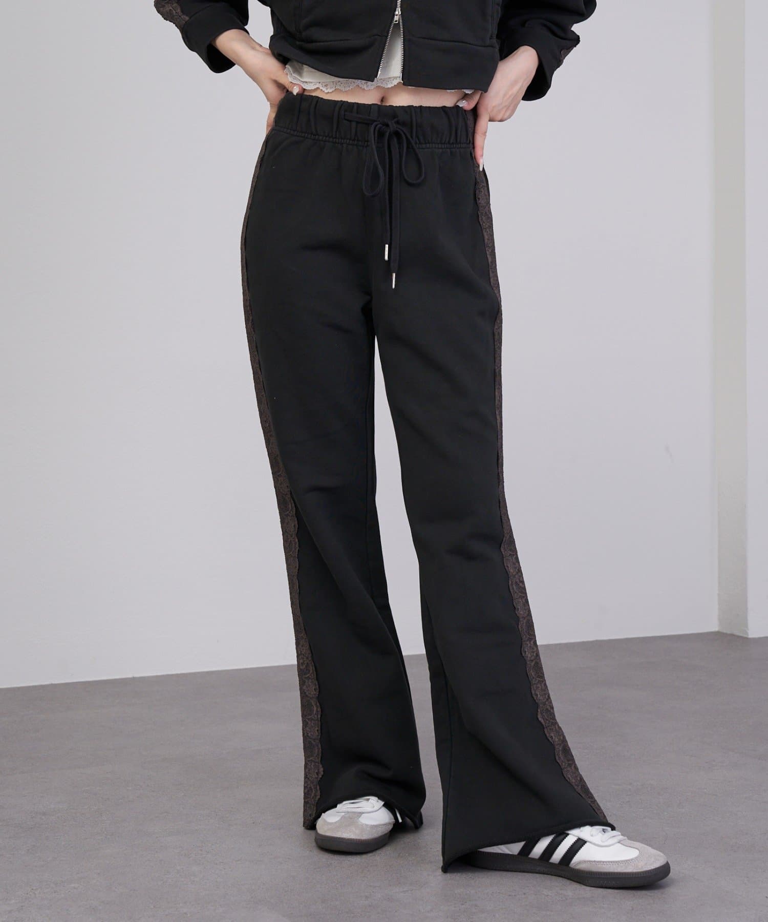 OUTLET(アウトレット) 【RAY CASSIN】ピグメントレースフレアスウェットパンツ