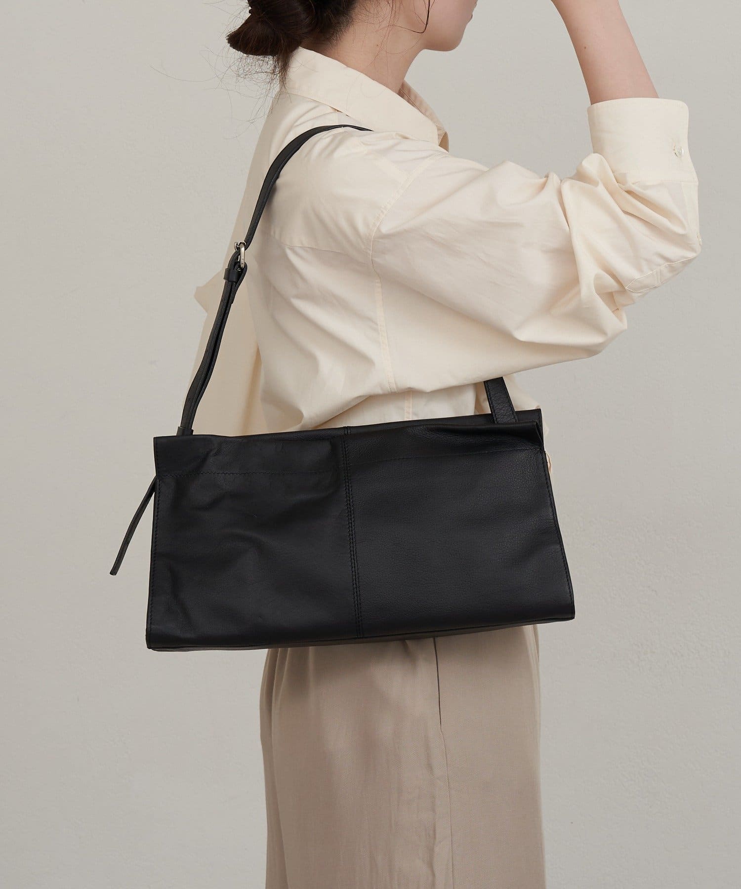 russet(ラシット) レザーショルダーバッグ