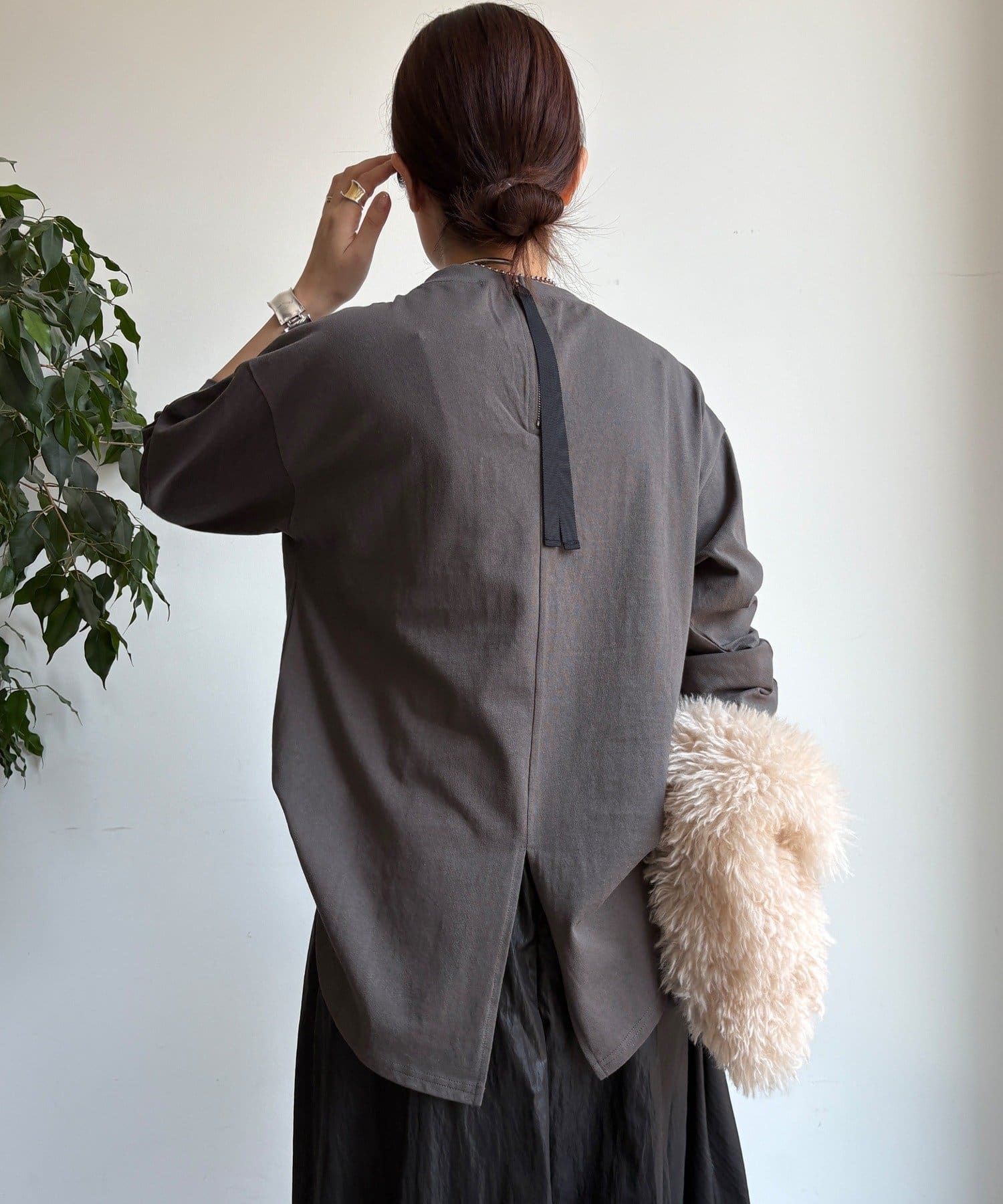 DOUDOU(ドゥドゥ) 【WEB限定】DouceurエンボスバックジップロンTEE
