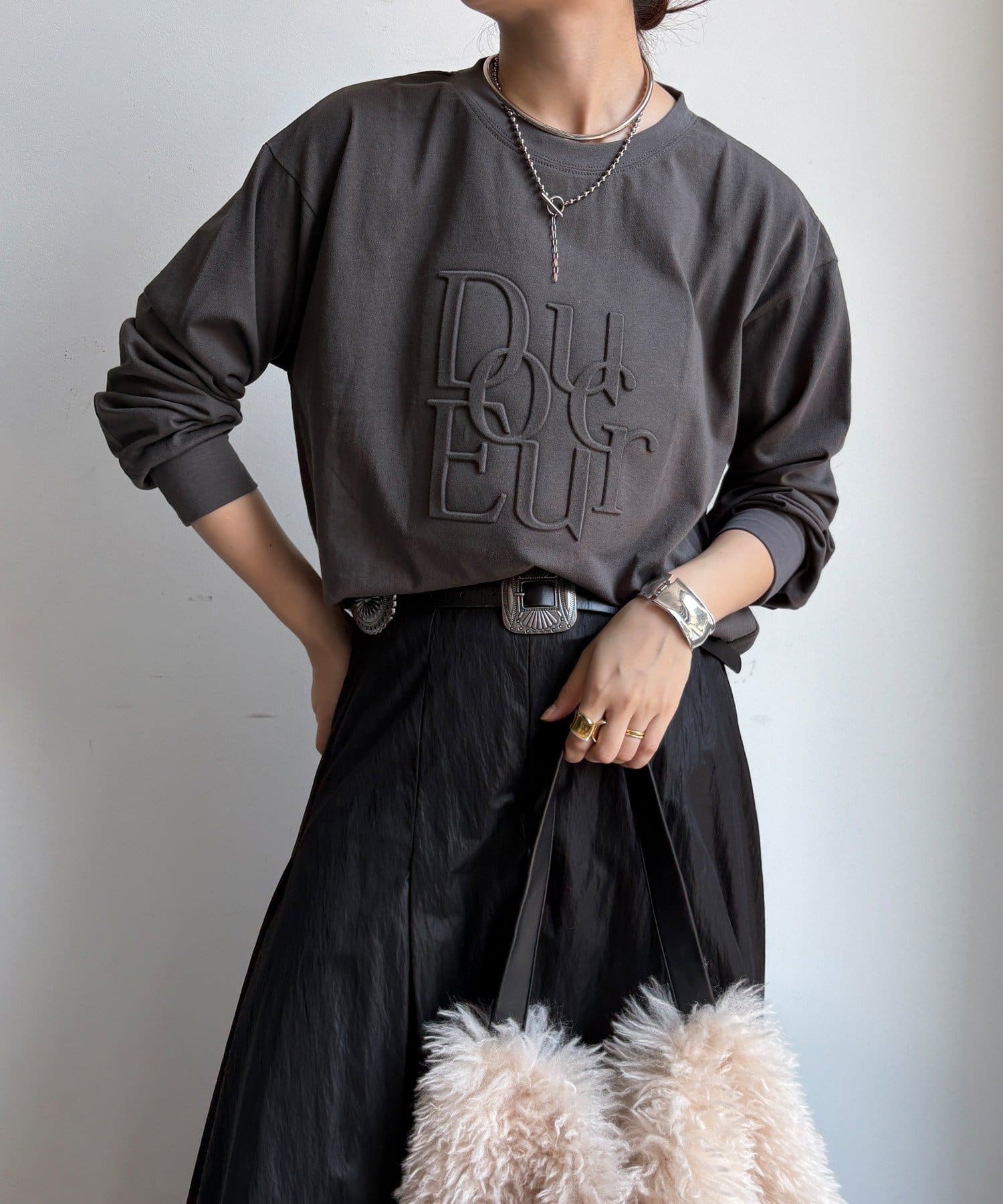 DOUDOU(ドゥドゥ) 【WEB限定】DouceurエンボスバックジップロンTEE