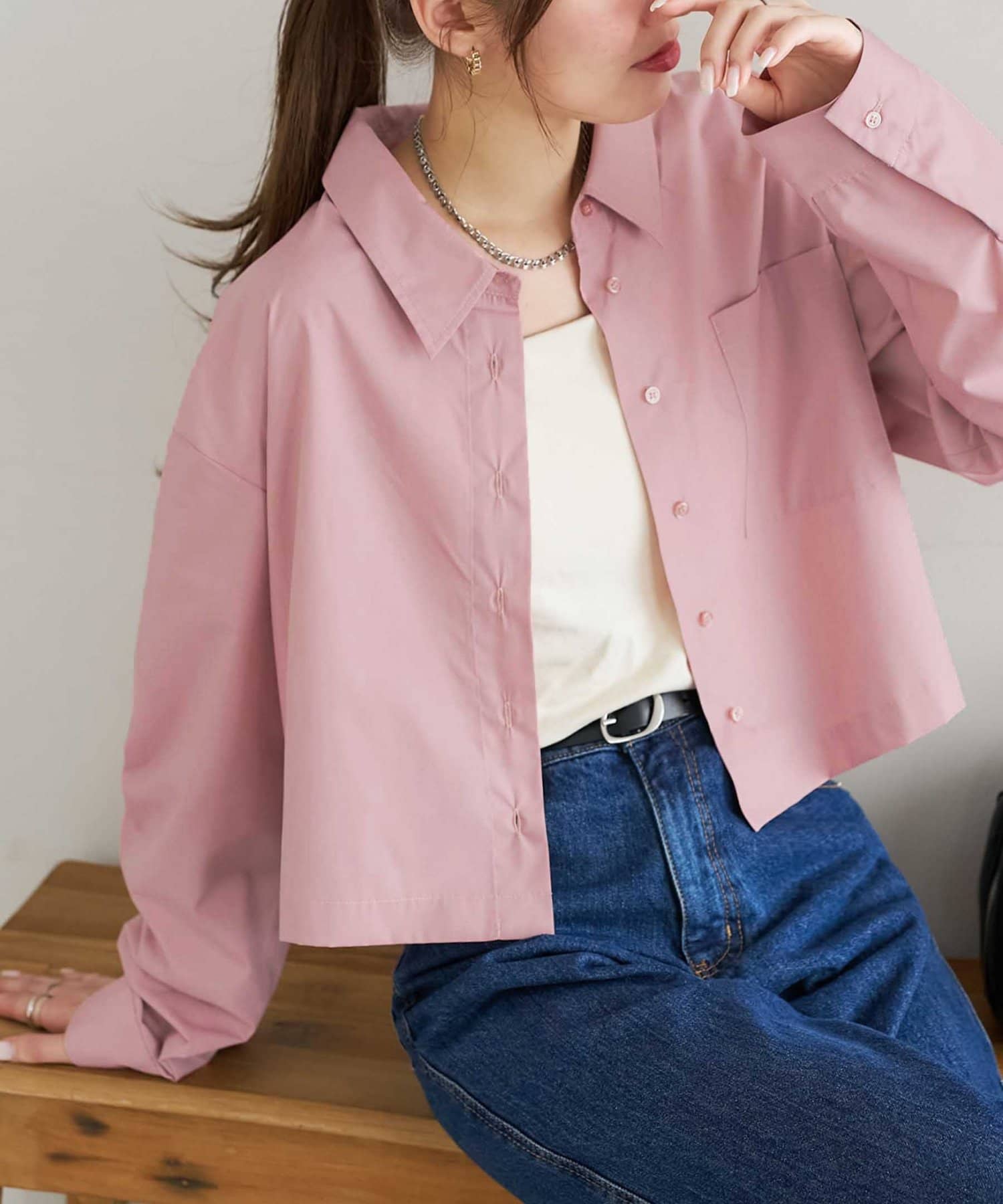 DISCOAT ONLINE LIMITED ITEMスタイルアップが叶う♪ロングシーズン着まわせる万能シャツ●デザイン程よくハリ感のある素材を活かした、通年で着られるクロップド丈シャツ。ドロップショ