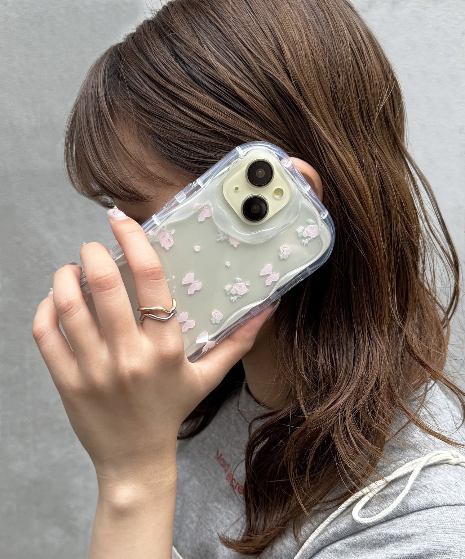 Lattice(ラティス) 小花柄スマホケース(iPhone15)
