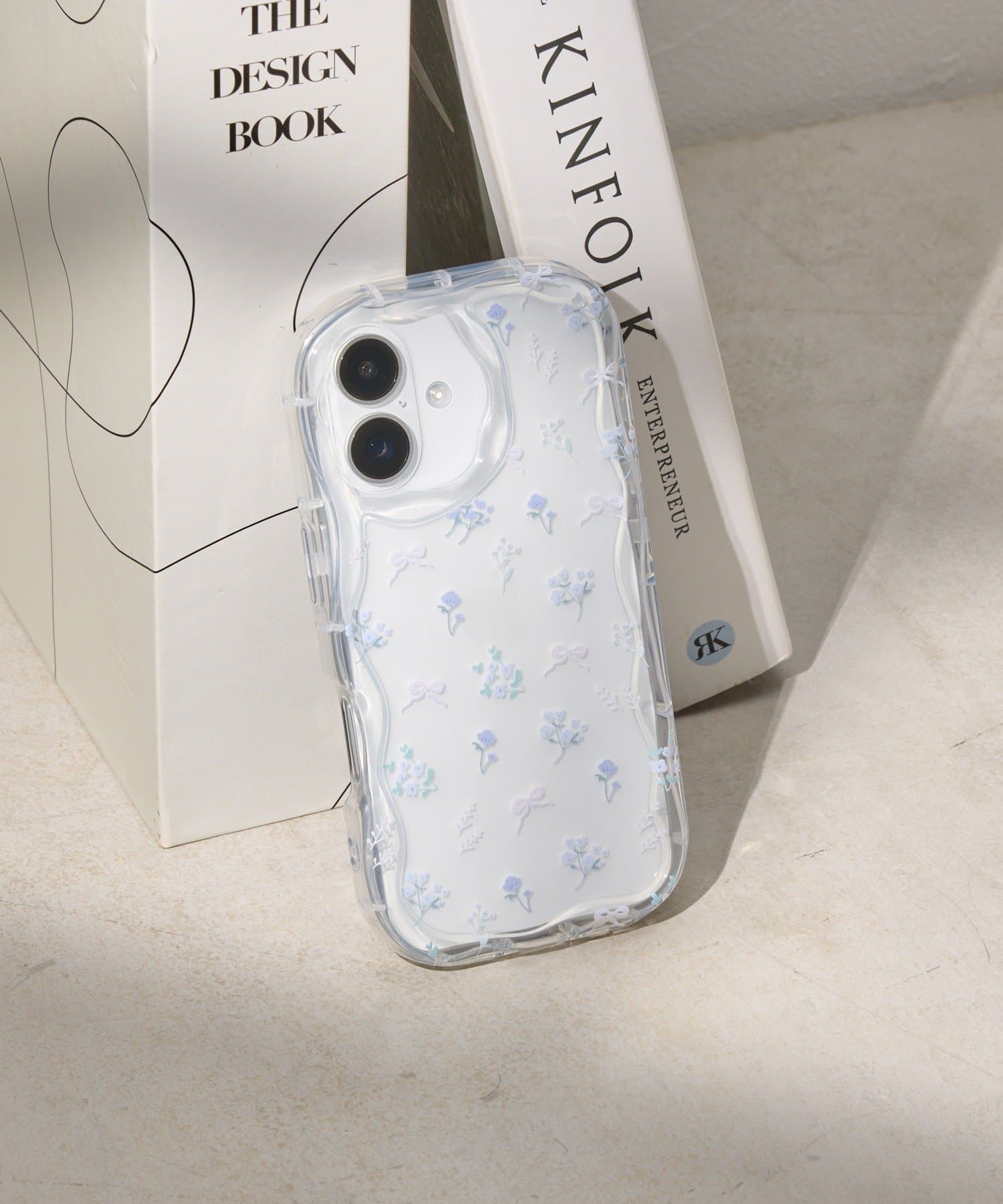Lattice(ラティス) 小花柄スマホケース(iPhone16)