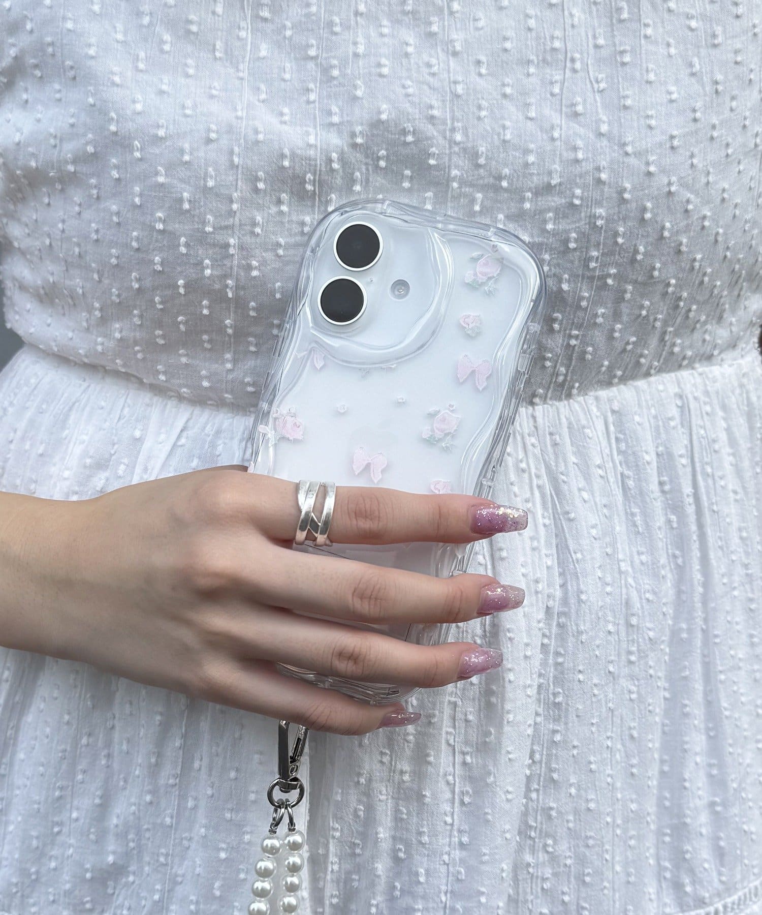 Lattice(ラティス) 小花柄スマホケース(iPhone16)
