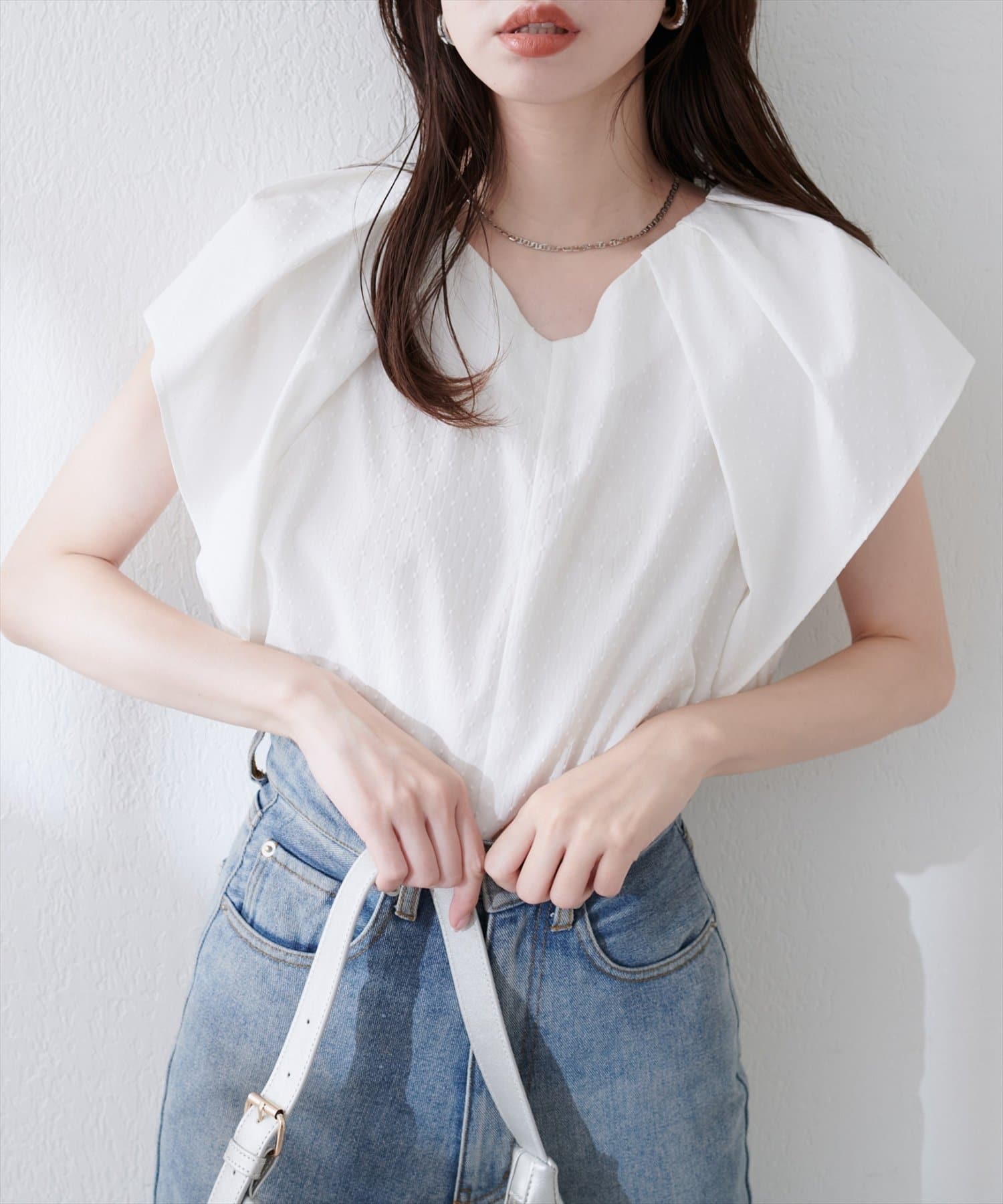 【新品未使用】完売 ナチュラルクチュール バックフレアシャツ 白 大人ナチュ】バックフレアシャツ | natural couture(ナチュラル