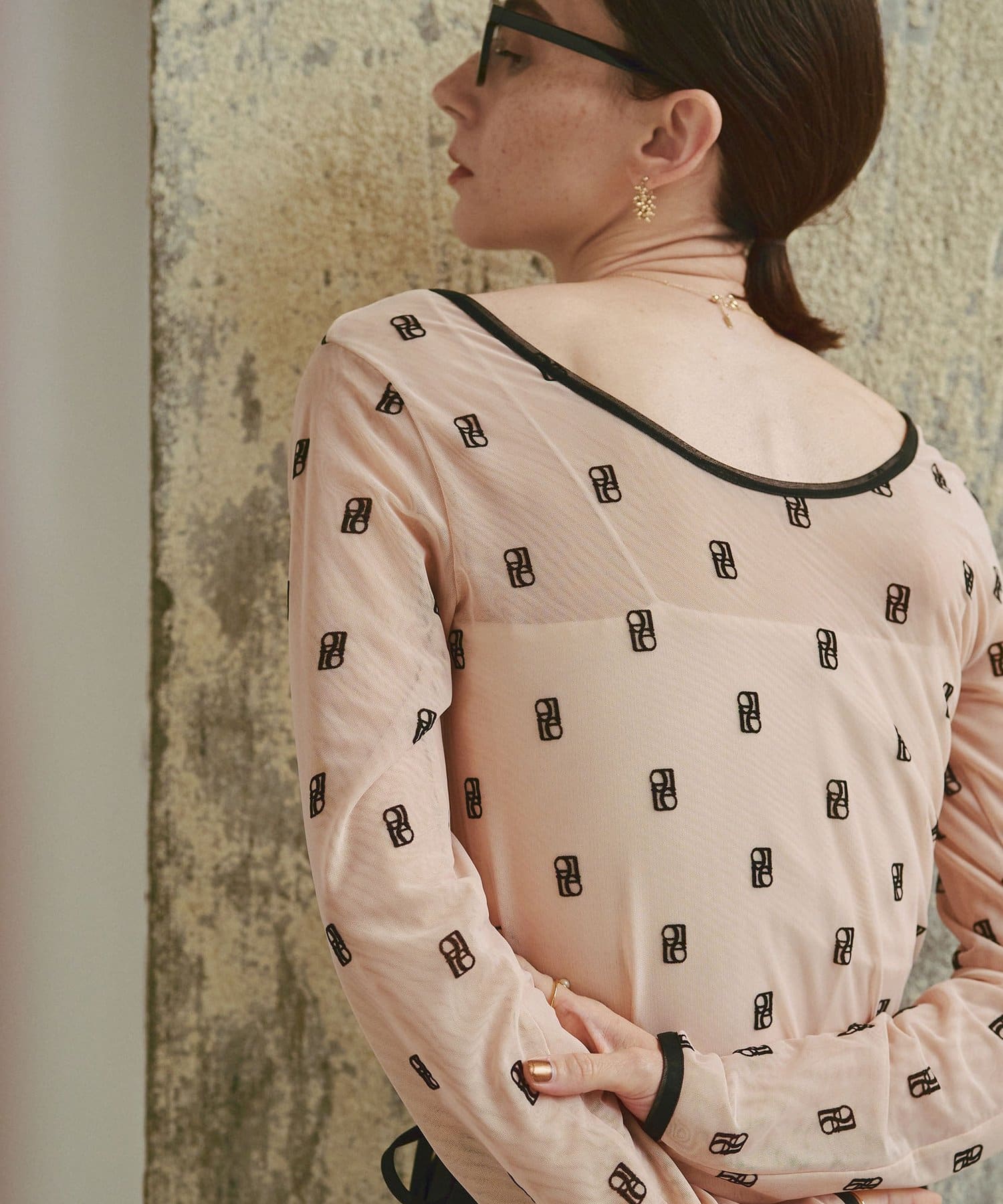 前後2WAY】2WAYモノグラムシアーTシャツ | CAPRICIEUX LE'MAGE