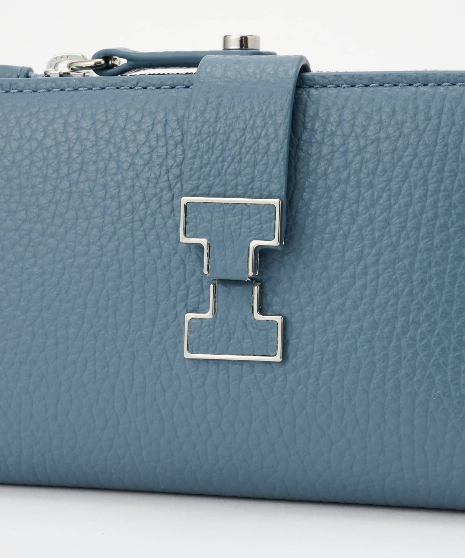 IACUCCI(イアクッチ) アバ ハーフウォレット CERVO