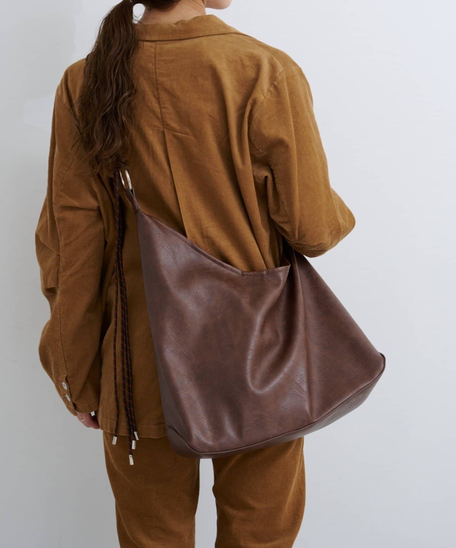 Kastane(カスタネ) 【9.6(土)12:00発売/A4サイズ/2WAY】B アシメレザーBAG