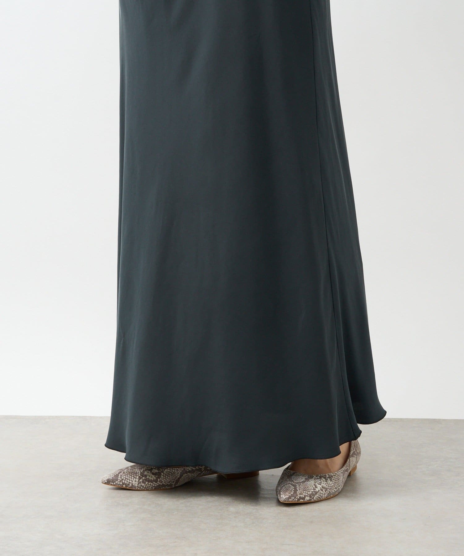 RIVE DROITE(リヴドロワ) 【上品な揺れ感】キュプラ混バイアススカート