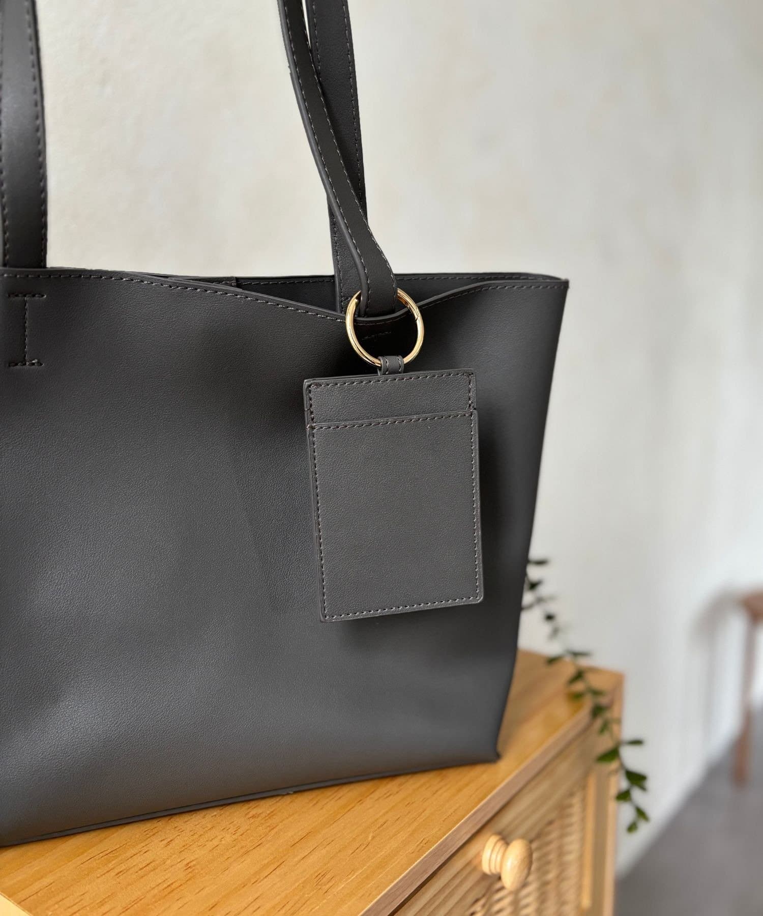 LOCUST(ローカスト) 【通勤通学に】 グランラージA4トート