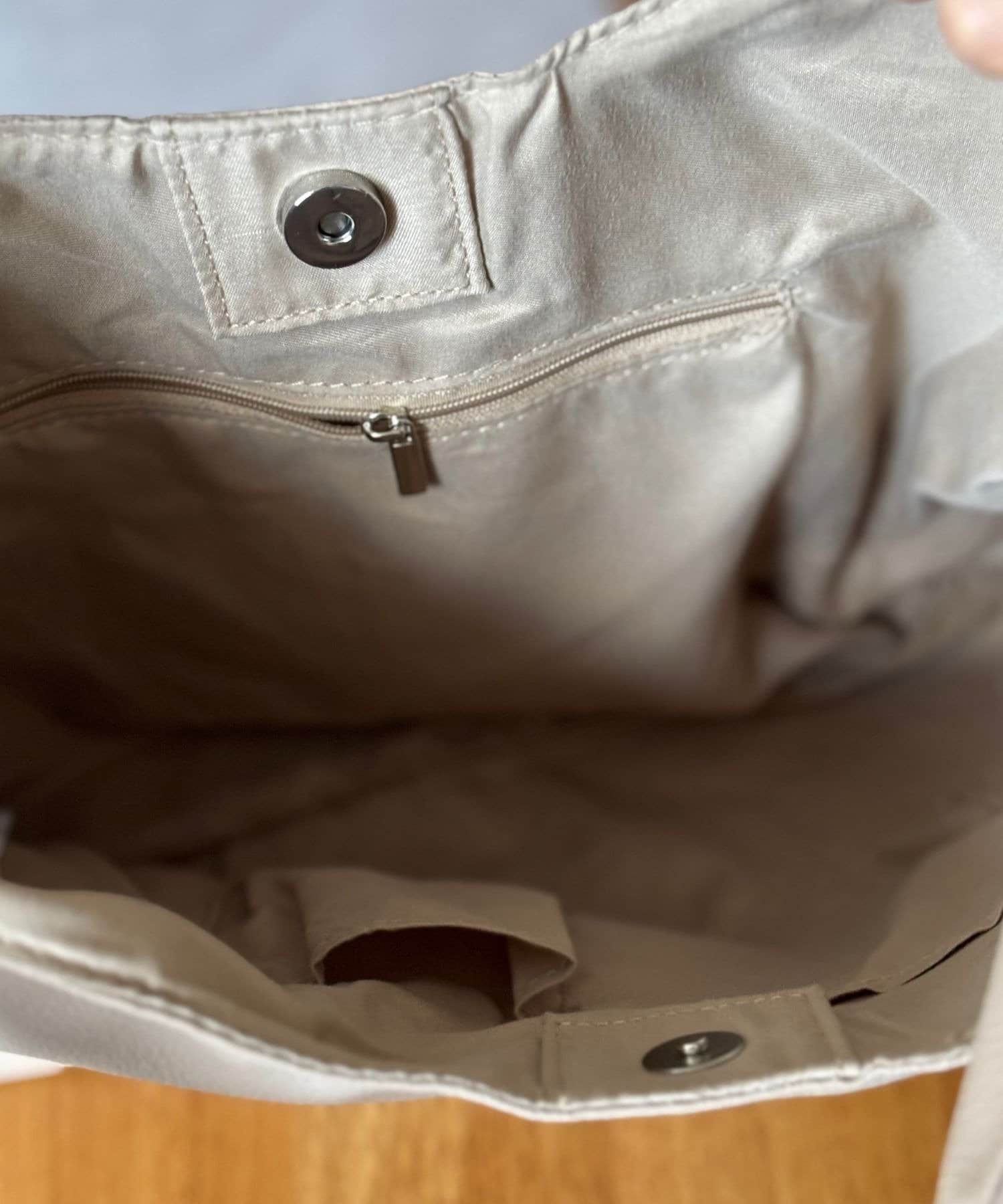 LOCUST(ローカスト) 【A4対応/軽量】肩かるトート