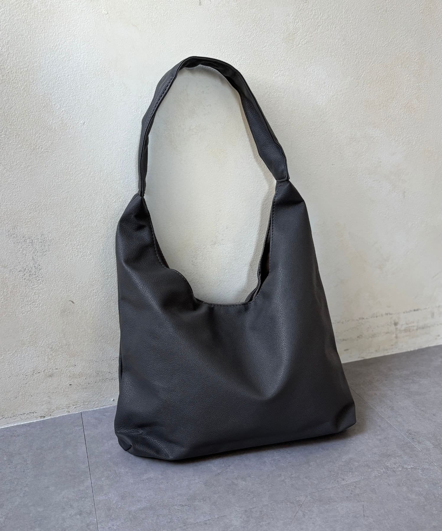 LOCUST(ローカスト) 【A4対応/軽量】肩かるトート