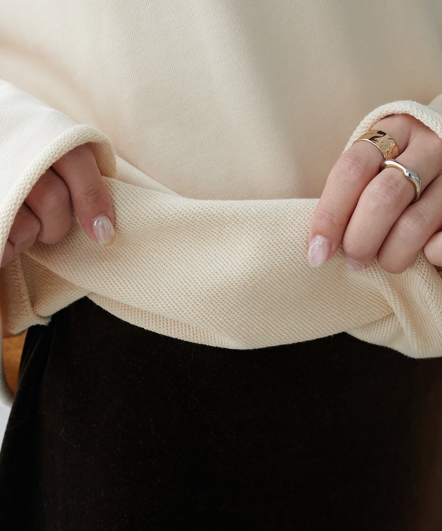 DISCOAT(ディスコート) 【新色追加!/顔周りすっきり】裏毛深Vネックプルオーバー《WEB限定カラーあり》