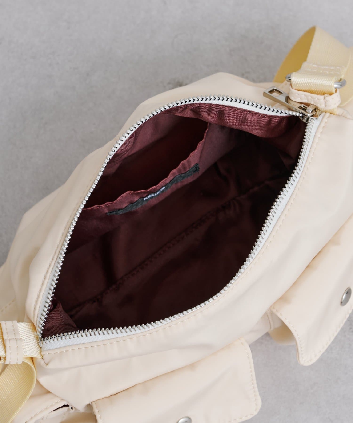 Kastane(カスタネ) 【2WAY/500mlペットボトル収納可】ナイロンショルダーBAG
