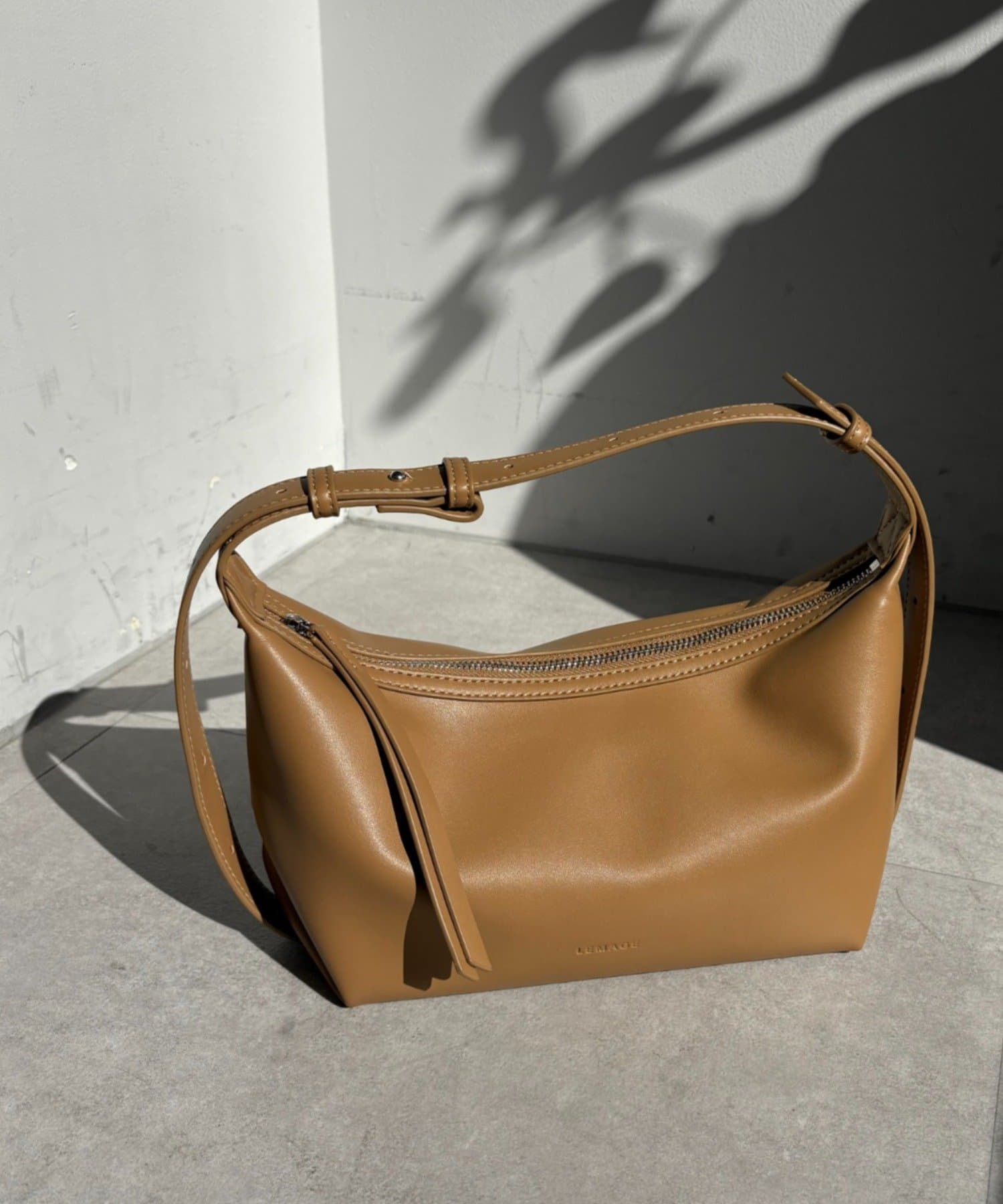 CAPRICIEUX LE'MAGE(カプリシュレマージュ) 【新色キャメル/人気のため再入荷/軽量/大容量】ロールハンドルバッグ