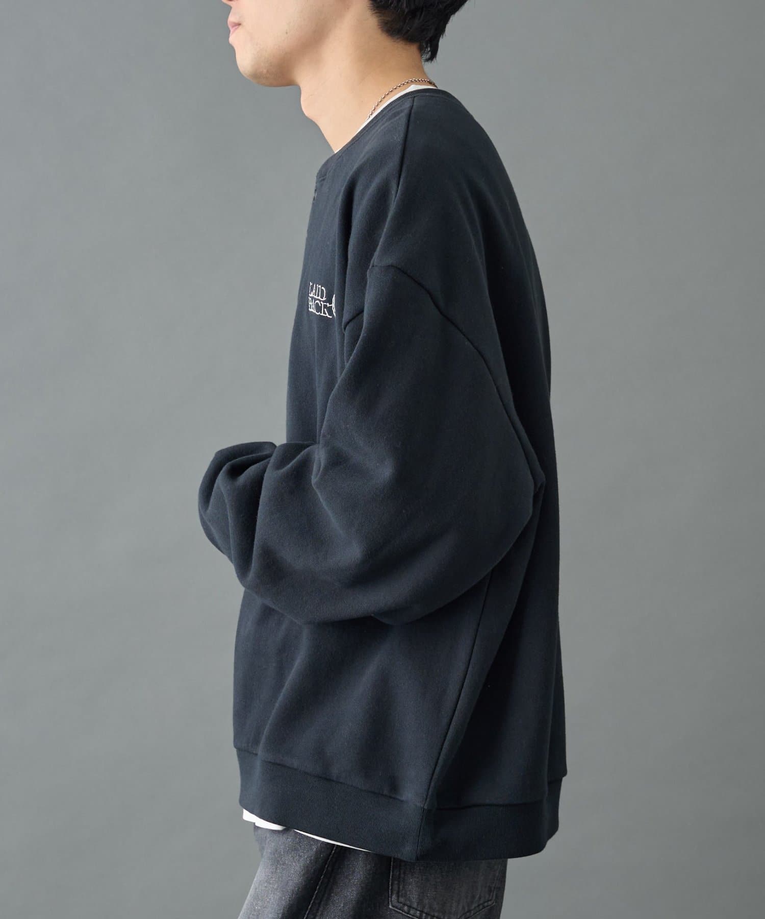 刺繍ヘンリーネックスウェット | COLONY 2139(コロニー トゥー