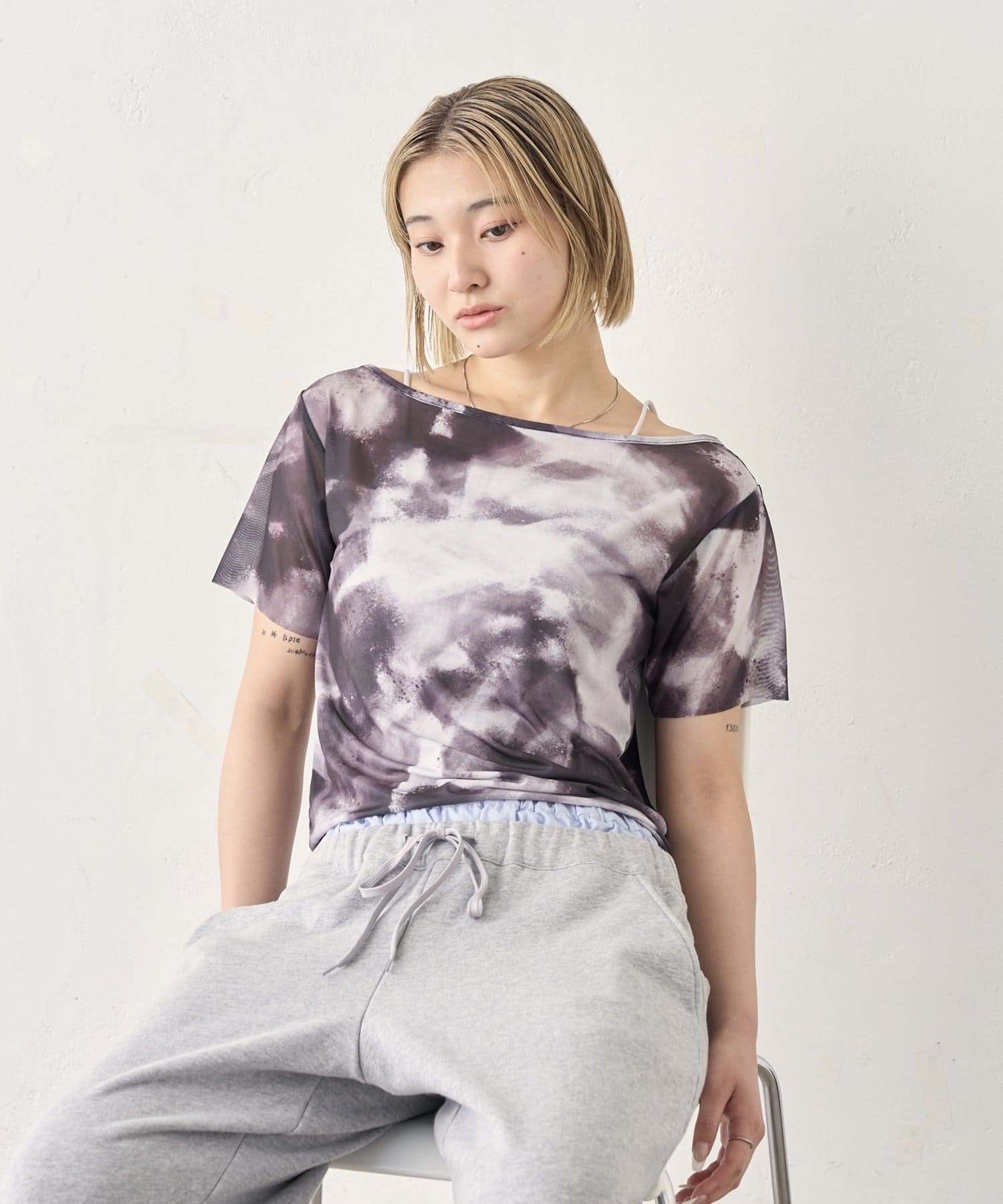 OUTLET(アウトレット) 【WHO'S WHO gallery】オフショルシアータイダイTEE