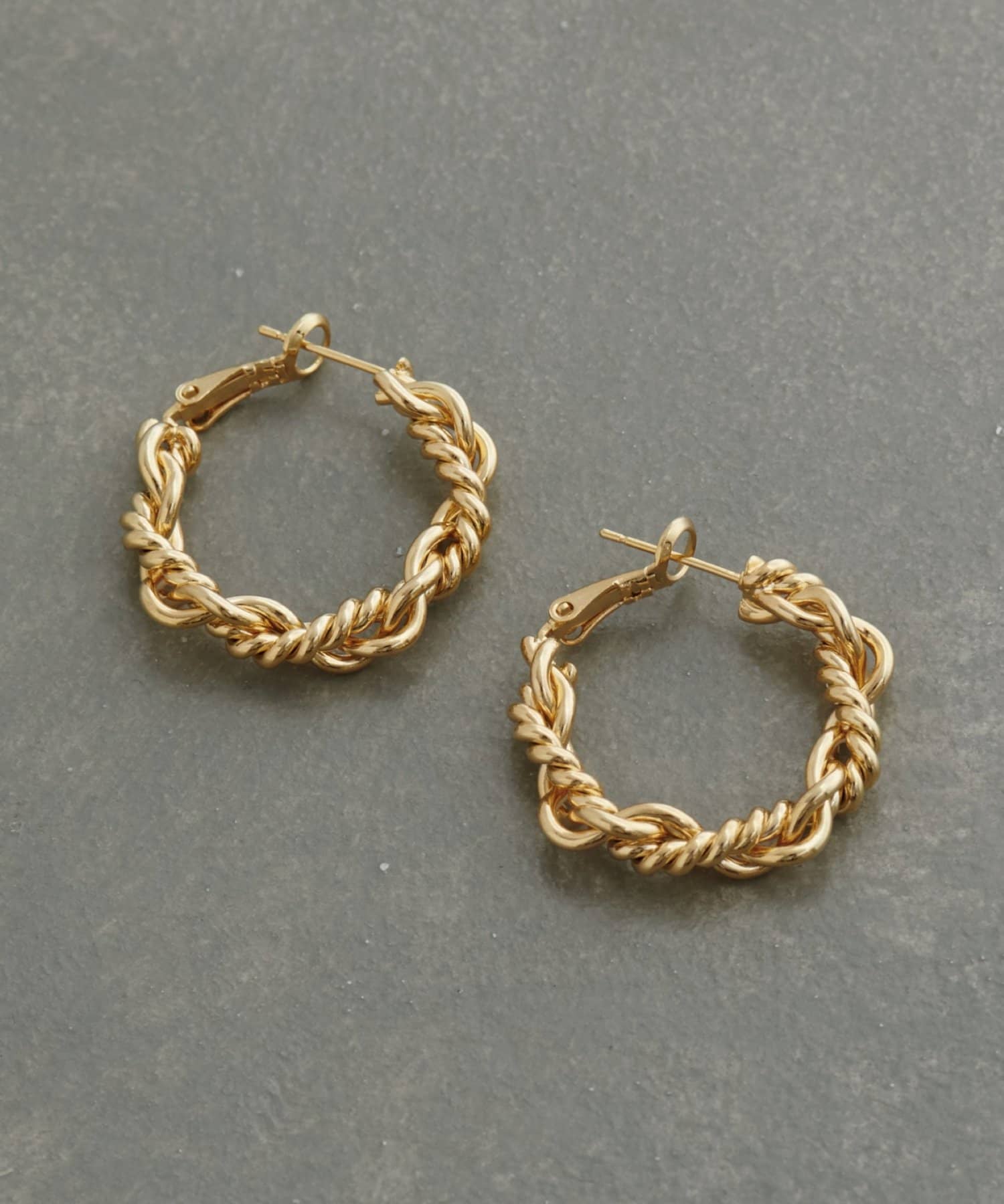 LARUTA(ラルータ) ツイストチェーンピアス