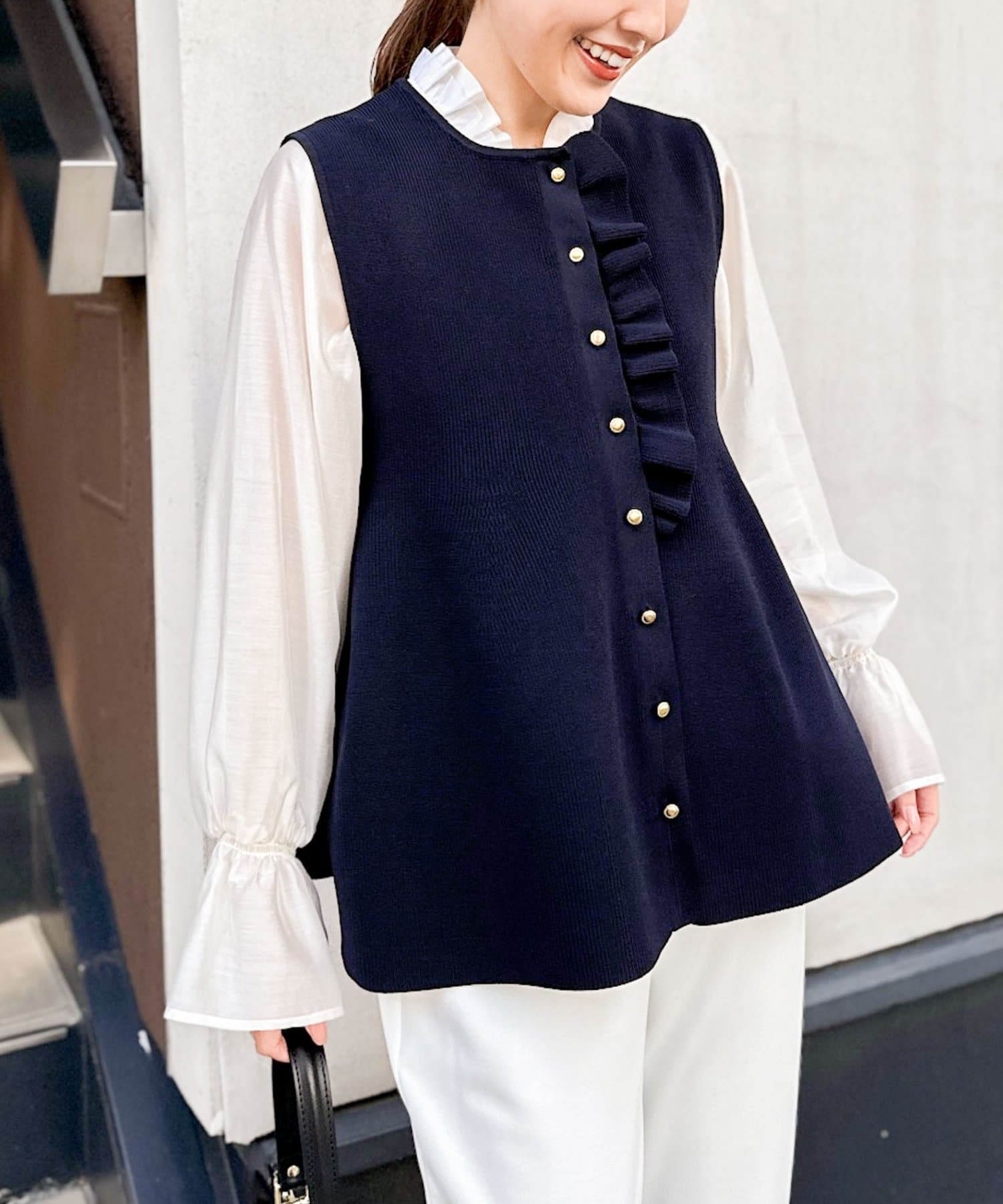 ◇25AW◇NOLLEY'S◆Point春も大人気だったフリル付きペプラムベストに新色登場！・取り外し可能なフリルがデザインポイント・フリルを取り外すとシンプルなベストとして着用可能・前を開