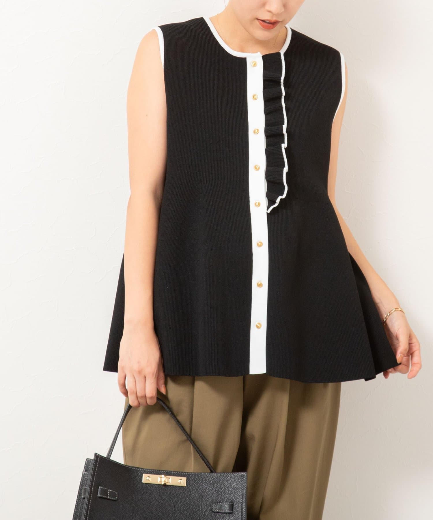 ◇25AW◇NOLLEY'S◆Point春も大人気だったフリル付きペプラムベストに新色登場！・取り外し可能なフリルがデザインポイント・フリルを取り外すとシンプルなベストとして着用可能・前を開