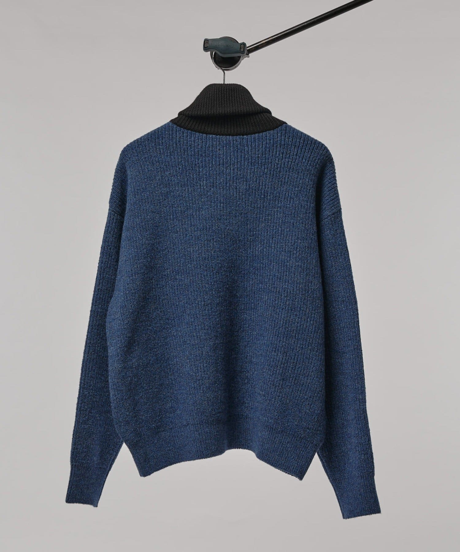 【値下げ〜10日迄】CULLNI BoucleYarnZipUpJacket CULLNI（クルニ）の「Embroidery Patch Half Zip Knit Hoodie