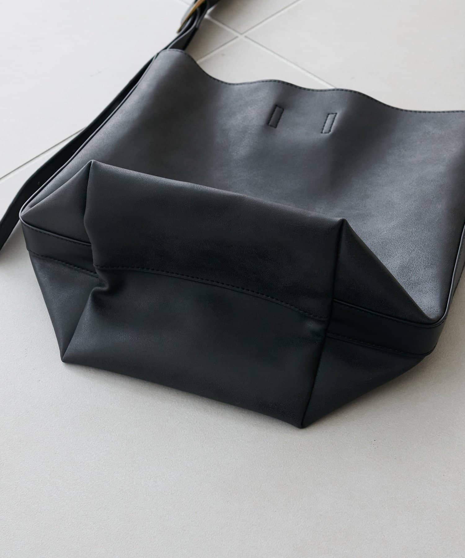 DISCOAT(ディスコート) 【高見え/600mlペットボトルも収納可◎】ワンハンドルバケットバッグ《詳細動画あり》